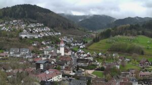 Dieses Bild zeigt eine Webcam-Aufnahme von Ottenhöfen, aufgenommen am Freitag, den 10.04.2026 um 13:00 Uhr