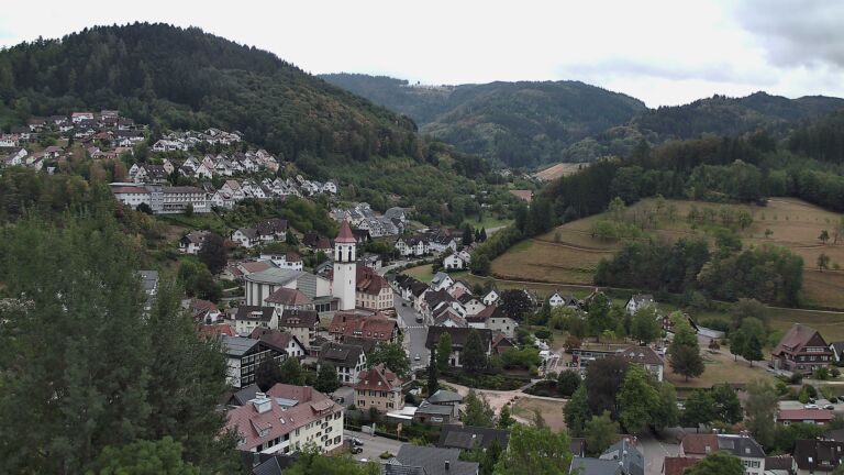Dieses Bild zeigt eine Webcam-Aufnahme von Ottenhöfen, aufgenommen am Samstag, den 22.08.2026 um 10:00 Uhr