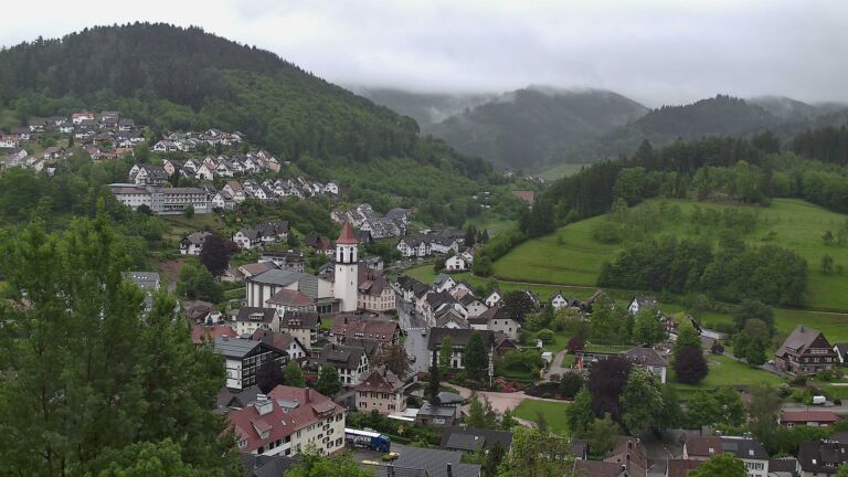 Dieses Bild zeigt eine Webcam-Aufnahme von Ottenhöfen, aufgenommen am Montag, den 11.05.2026 um 16:10 Uhr