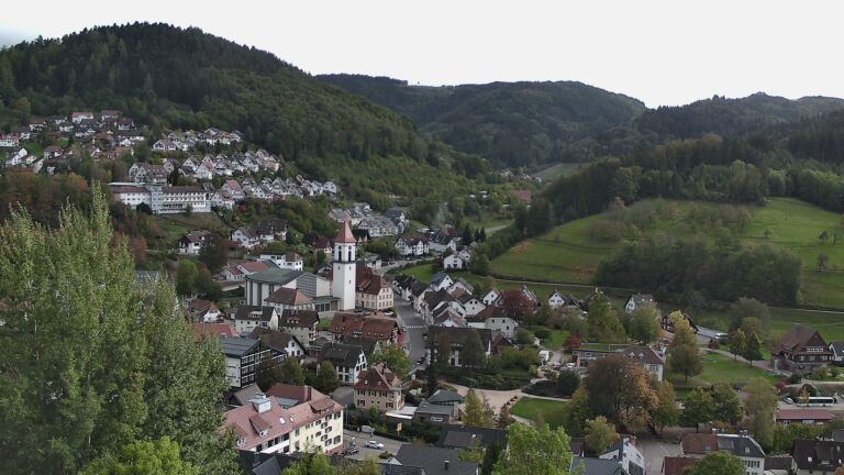 Dieses Bild zeigt eine Webcam-Aufnahme von Ottenhöfen, aufgenommen am Donnerstag, den 22.10.2026 um 15:30 Uhr