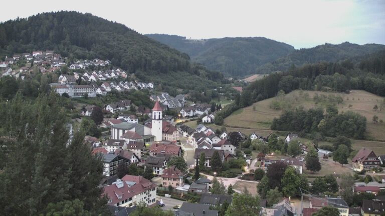 Dieses Bild zeigt eine Webcam-Aufnahme von Ottenhöfen, aufgenommen am Montag, den 03.08.2026 um 05:40 Uhr