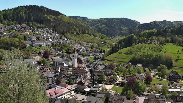 Dieses Bild zeigt eine Webcam-Aufnahme von Ottenhöfen, aufgenommen am Freitag, den 24.04.2026 um 14:50 Uhr