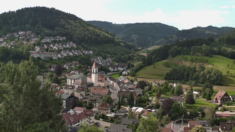 Dieses Bild zeigt eine Webcam-Aufnahme von Ottenhöfen, aufgenommen am Sonntag, den 21.06.2026 um 09:10 Uhr