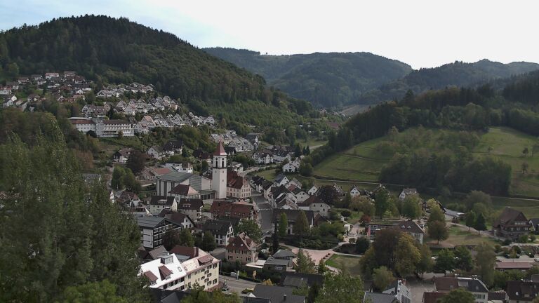 Dieses Bild zeigt eine Webcam-Aufnahme von Ottenhöfen, aufgenommen am Montag, den 28.09.2026 um 14:50 Uhr