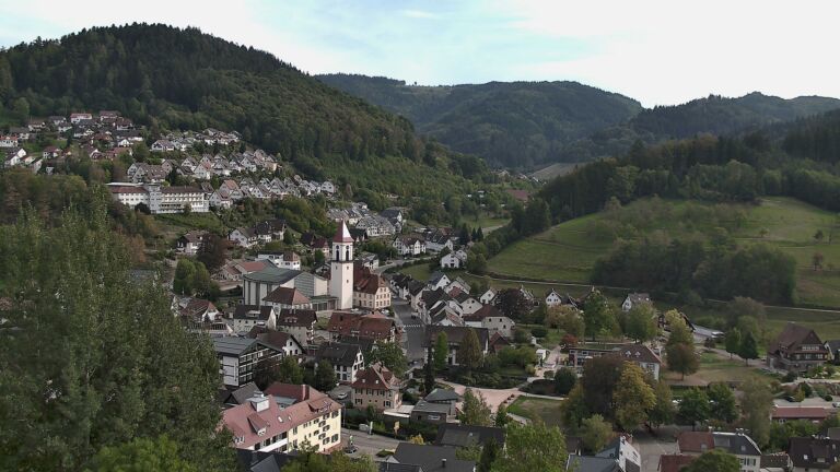 Dieses Bild zeigt eine Webcam-Aufnahme von Ottenhöfen, aufgenommen am Montag, den 28.09.2026 um 16:20 Uhr
