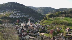 Dieses Bild zeigt eine Webcam-Aufnahme von Ottenhöfen, aufgenommen am Samstag, den 18.04.2026 um 09:00 Uhr