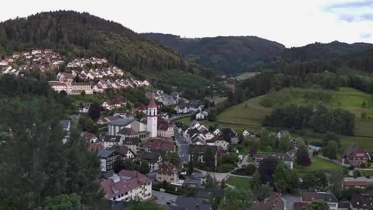 Dieses Bild zeigt eine Webcam-Aufnahme von Ottenhöfen, aufgenommen am Dienstag, den 09.06.2026 um 20:50 Uhr
