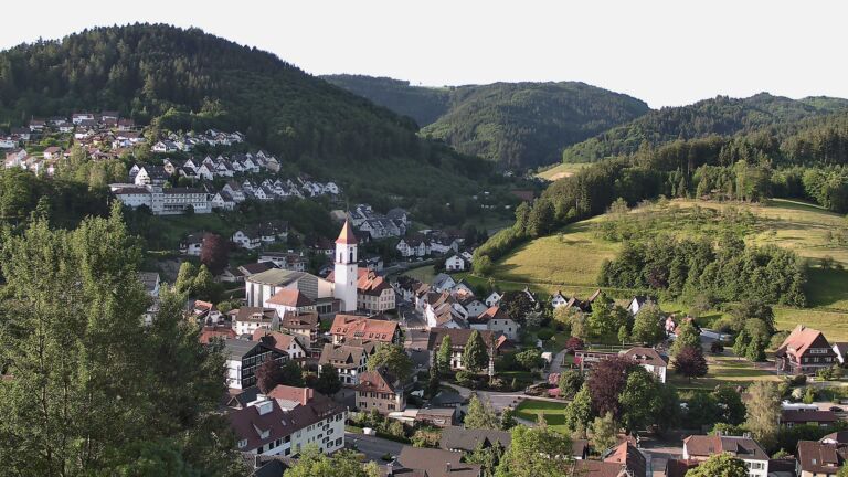 Dieses Bild zeigt eine Webcam-Aufnahme von Ottenhöfen, aufgenommen am Freitag, den 29.05.2026 um 07:10 Uhr