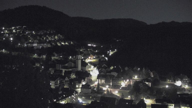 Dieses Bild zeigt eine Webcam-Aufnahme von Ottenhöfen, aufgenommen am Freitag, den 01.05.2026 um 04:30 Uhr