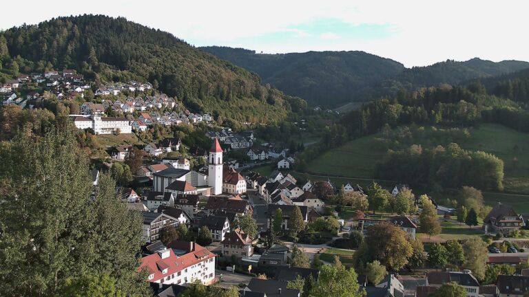 Dieses Bild zeigt eine Webcam-Aufnahme von Ottenhöfen, aufgenommen am Samstag, den 03.10.2026 um 17:50 Uhr