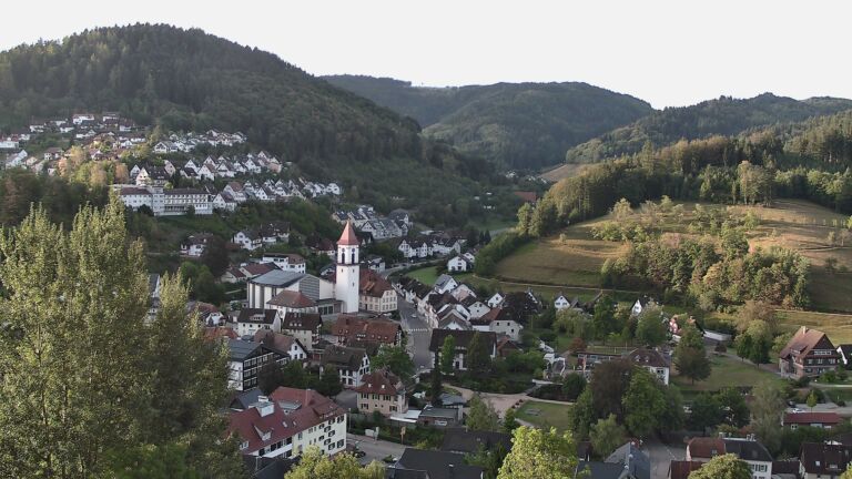 Dieses Bild zeigt eine Webcam-Aufnahme von Ottenhöfen, aufgenommen am Dienstag, den 01.09.2026 um 07:50 Uhr