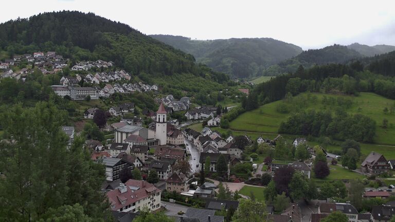 Dieses Bild zeigt eine Webcam-Aufnahme von Ottenhöfen, aufgenommen am Freitag, den 15.05.2026 um 14:20 Uhr