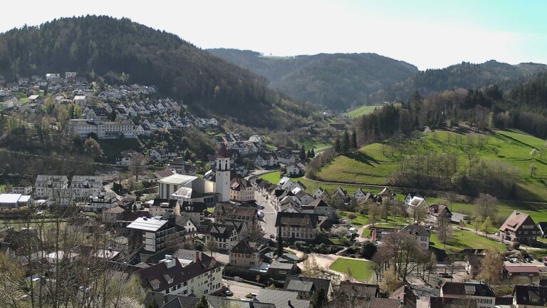 Dieses Bild zeigt eine Webcam-Aufnahme von Ottenhöfen, aufgenommen am Dienstag, den 07.04.2026 um 11:00 Uhr