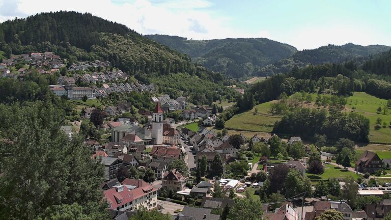 Dieses Bild zeigt eine Webcam-Aufnahme von Ottenhöfen, aufgenommen am Sonntag, den 21.06.2026 um 14:30 Uhr