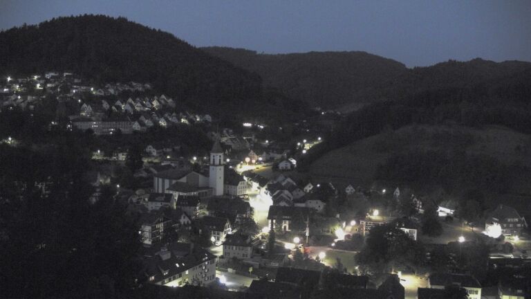 Dieses Bild zeigt eine Webcam-Aufnahme von Ottenhöfen, aufgenommen am Montag, den 25.05.2026 um 04:30 Uhr