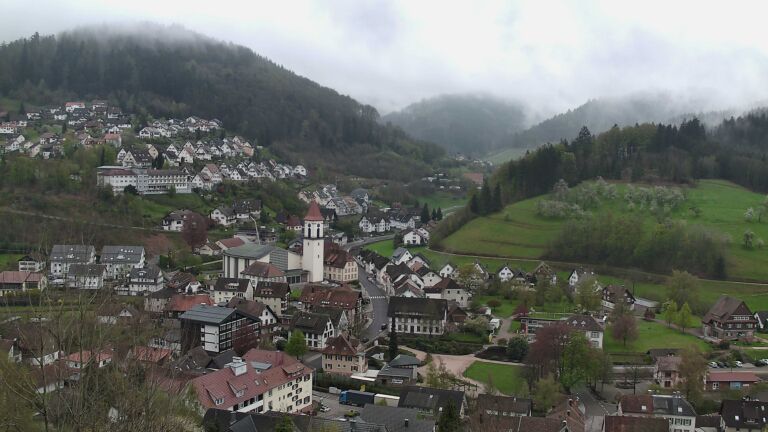 Dieses Bild zeigt eine Webcam-Aufnahme von Ottenhöfen, aufgenommen am Dienstag, den 14.04.2026 um 09:50 Uhr