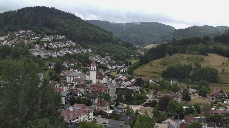 Dieses Bild zeigt eine Webcam-Aufnahme von Ottenhöfen, aufgenommen am Montag, den 27.07.2026 um 09:50 Uhr