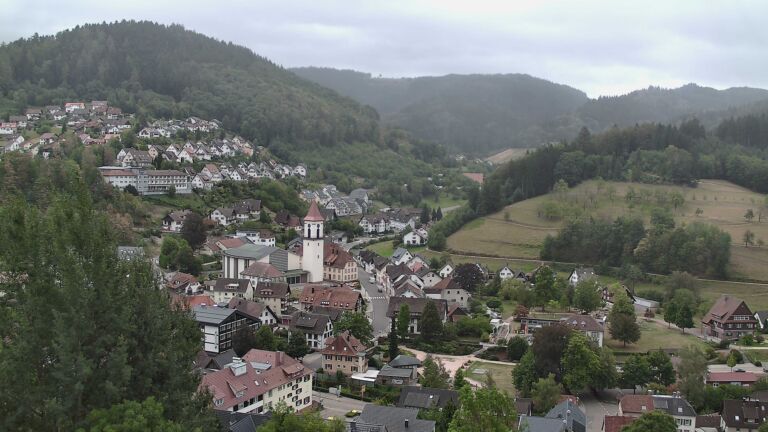Dieses Bild zeigt eine Webcam-Aufnahme von Ottenhöfen, aufgenommen am Sonntag, den 30.08.2026 um 09:00 Uhr