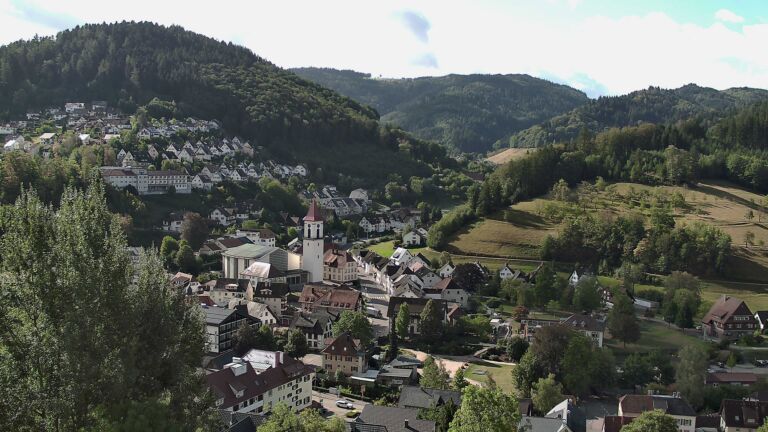 Dieses Bild zeigt eine Webcam-Aufnahme von Ottenhöfen, aufgenommen am Montag, den 31.08.2026 um 10:00 Uhr