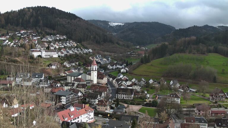 Dieses Bild zeigt eine Webcam-Aufnahme von Ottenhöfen, aufgenommen am Montag, den 30.03.2026 um 17:50 Uhr