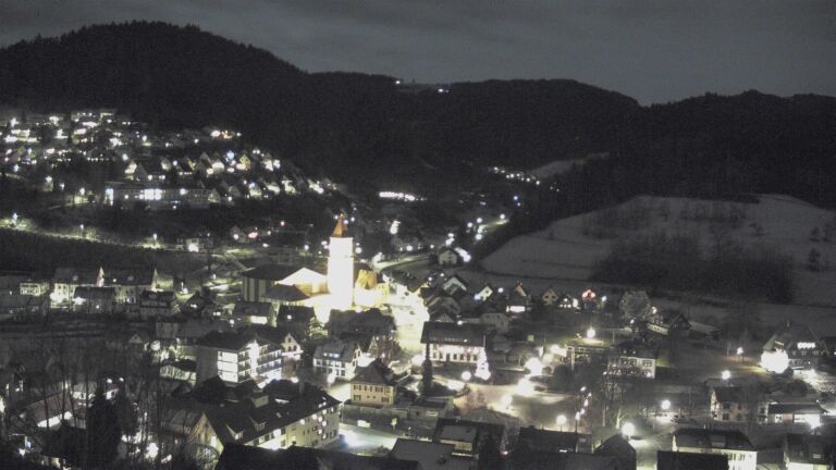Dieses Bild zeigt eine Webcam-Aufnahme von Ottenhöfen, aufgenommen am Donnerstag, den 01.01.2026 um 20:10 Uhr