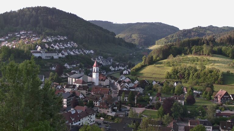 Dieses Bild zeigt eine Webcam-Aufnahme von Ottenhöfen, aufgenommen am Freitag, den 08.05.2026 um 07:30 Uhr