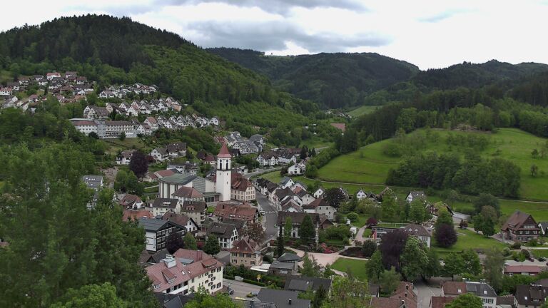 Dieses Bild zeigt eine Webcam-Aufnahme von Ottenhöfen, aufgenommen am Dienstag, den 12.05.2026 um 14:30 Uhr