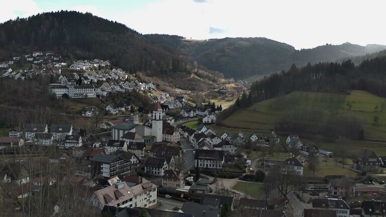 Dieses Bild zeigt eine Webcam-Aufnahme von Ottenhöfen, aufgenommen am Samstag, den 07.02.2026 um 14:00 Uhr