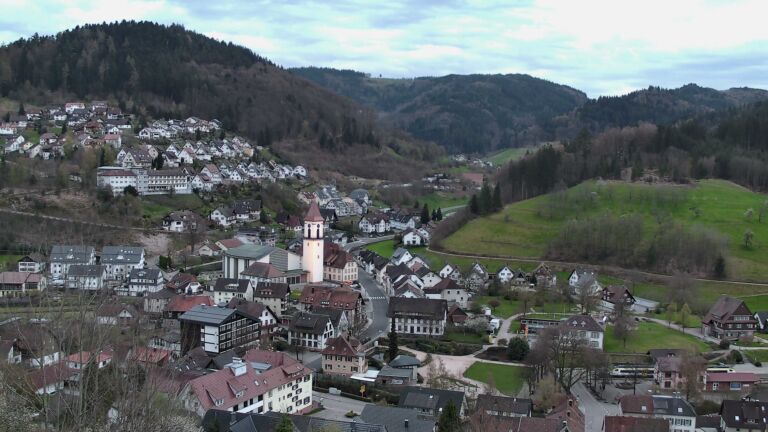 Dieses Bild zeigt eine Webcam-Aufnahme von Ottenhöfen, aufgenommen am Sonntag, den 05.04.2026 um 19:50 Uhr