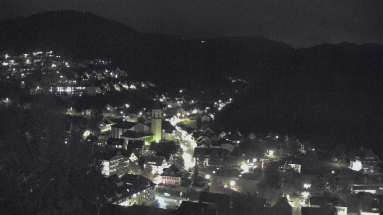 Dieses Bild zeigt eine Webcam-Aufnahme von Ottenhöfen, aufgenommen am Samstag, den 24.10.2026 um 19:40 Uhr