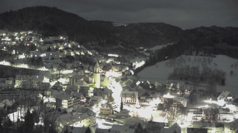 Dieses Bild zeigt eine Webcam-Aufnahme von Ottenhöfen, aufgenommen am Sonntag, den 04.01.2026 um 06:00 Uhr