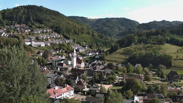 Dieses Bild zeigt eine Webcam-Aufnahme von Ottenhöfen, aufgenommen am Freitag, den 11.09.2026 um 16:30 Uhr