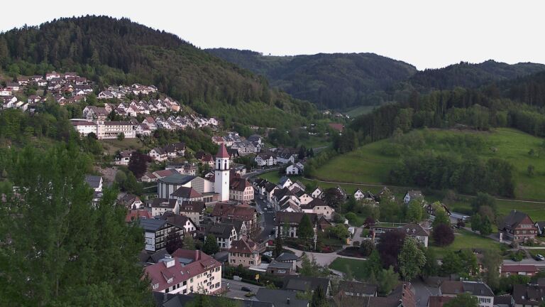 Dieses Bild zeigt eine Webcam-Aufnahme von Ottenhöfen, aufgenommen am Samstag, den 02.05.2026 um 20:00 Uhr