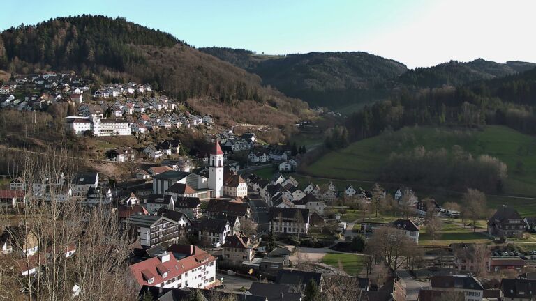 Dieses Bild zeigt eine Webcam-Aufnahme von Ottenhöfen, aufgenommen am Freitag, den 27.02.2026 um 16:40 Uhr