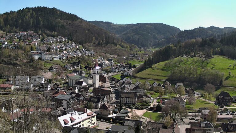 Dieses Bild zeigt eine Webcam-Aufnahme von Ottenhöfen, aufgenommen am Mittwoch, den 08.04.2026 um 15:10 Uhr