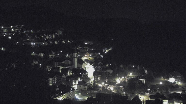 Dieses Bild zeigt eine Webcam-Aufnahme von Ottenhöfen, aufgenommen am Freitag, den 19.06.2026 um 01:00 Uhr