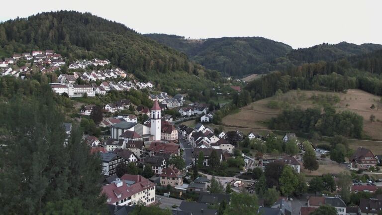 Dieses Bild zeigt eine Webcam-Aufnahme von Ottenhöfen, aufgenommen am Donnerstag, den 13.08.2026 um 21:00 Uhr