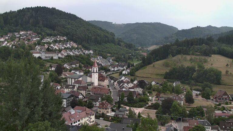 Dieses Bild zeigt eine Webcam-Aufnahme von Ottenhöfen, aufgenommen am Freitag, den 31.07.2026 um 16:20 Uhr