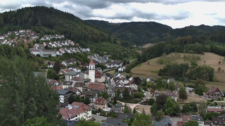 Dieses Bild zeigt eine Webcam-Aufnahme von Ottenhöfen, aufgenommen am Dienstag, den 18.08.2026 um 11:40 Uhr