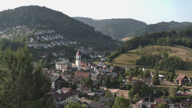 Dieses Bild zeigt eine Webcam-Aufnahme von Ottenhöfen, aufgenommen am Freitag, den 31.07.2026 um 08:40 Uhr