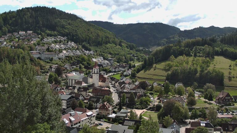 Dieses Bild zeigt eine Webcam-Aufnahme von Ottenhöfen, aufgenommen am Donnerstag, den 10.09.2026 um 13:40 Uhr