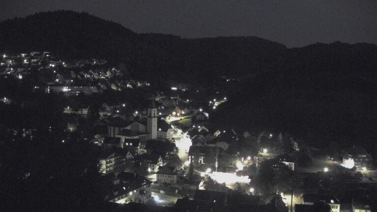 Dieses Bild zeigt eine Webcam-Aufnahme von Ottenhöfen, aufgenommen am Sonntag, den 21.06.2026 um 23:00 Uhr
