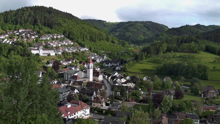 Dieses Bild zeigt eine Webcam-Aufnahme von Ottenhöfen, aufgenommen am Donnerstag, den 14.05.2026 um 18:50 Uhr