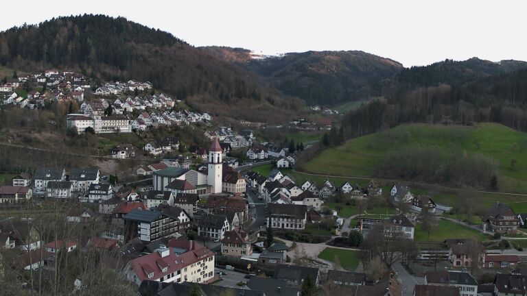 Dieses Bild zeigt eine Webcam-Aufnahme von Ottenhöfen, aufgenommen am Donnerstag, den 02.04.2026 um 19:30 Uhr