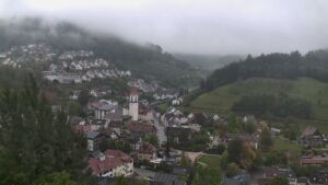 Dieses Bild zeigt eine Webcam-Aufnahme von Ottenhöfen, aufgenommen am Samstag, den 17.10.2026 um 08:50 Uhr