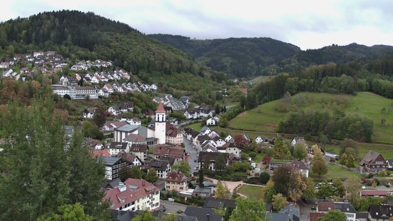 Dieses Bild zeigt eine Webcam-Aufnahme von Ottenhöfen, aufgenommen am Samstag, den 24.10.2026 um 10:50 Uhr