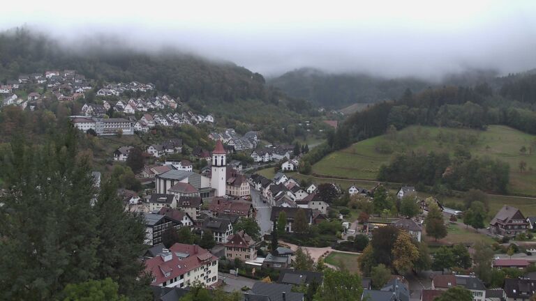 Dieses Bild zeigt eine Webcam-Aufnahme von Ottenhöfen, aufgenommen am Donnerstag, den 01.10.2026 um 18:30 Uhr