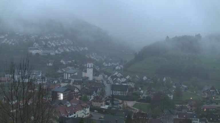 Dieses Bild zeigt eine Webcam-Aufnahme von Ottenhöfen, aufgenommen am Montag, den 13.04.2026 um 20:10 Uhr