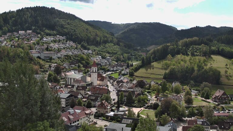 Dieses Bild zeigt eine Webcam-Aufnahme von Ottenhöfen, aufgenommen am Donnerstag, den 10.09.2026 um 12:50 Uhr