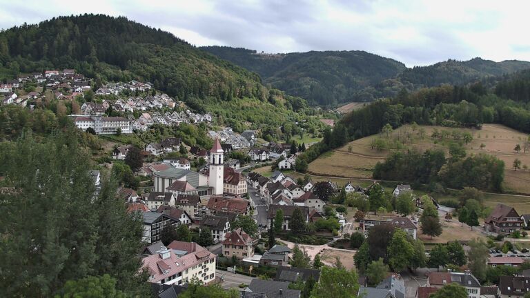 Dieses Bild zeigt eine Webcam-Aufnahme von Ottenhöfen, aufgenommen am Donnerstag, den 20.08.2026 um 15:30 Uhr